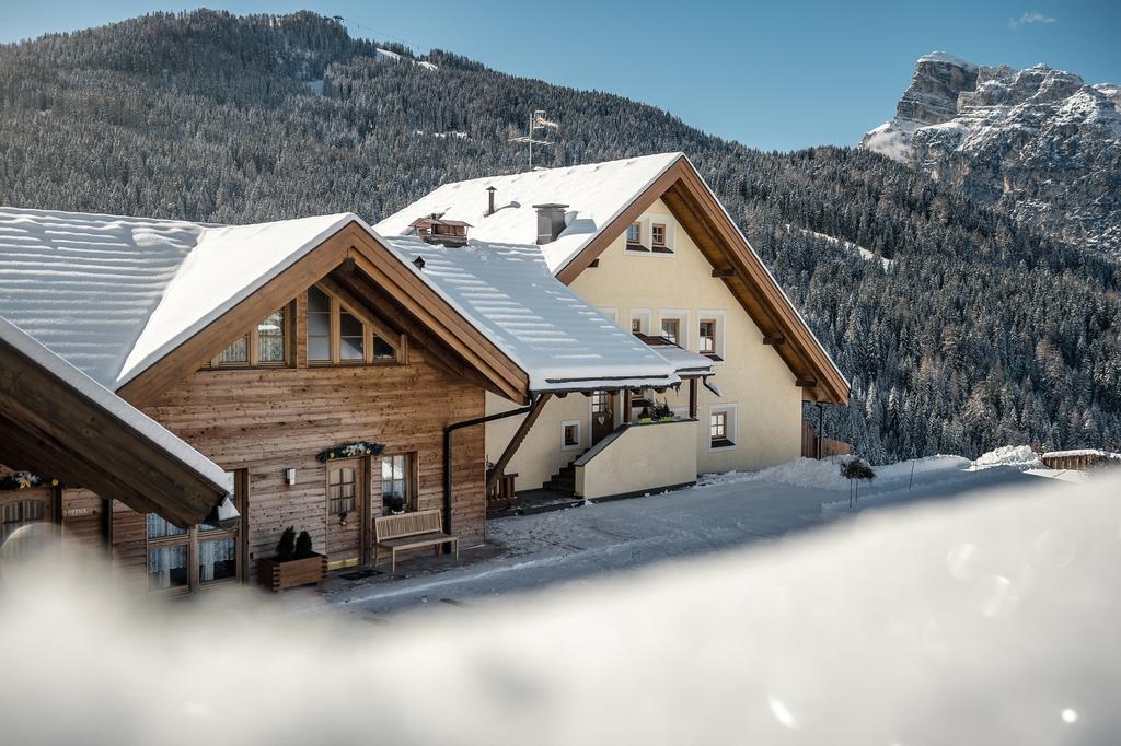 Taela Apartments San Cassiano  Kültér fotó