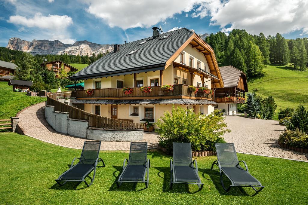 Taela Apartments San Cassiano  Kültér fotó