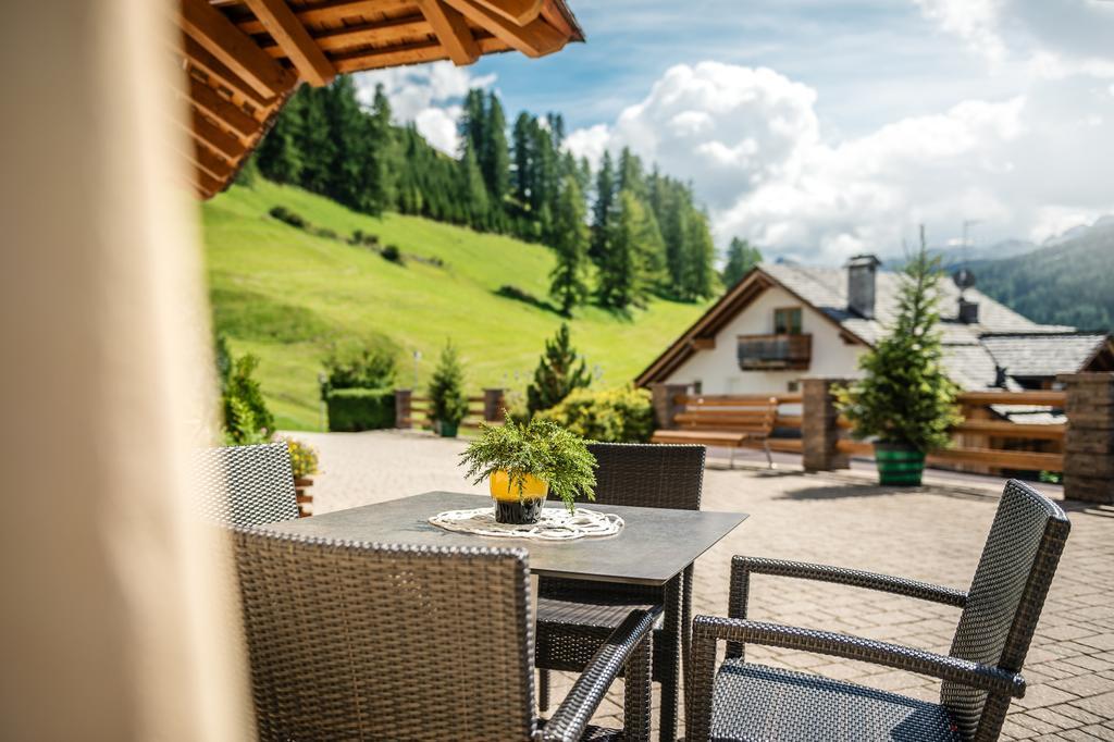 Taela Apartments San Cassiano  Kültér fotó