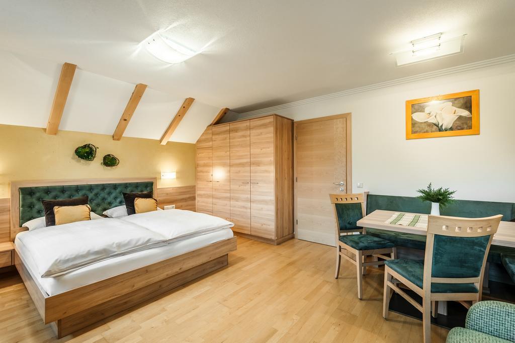 Taela Apartments San Cassiano  Kültér fotó