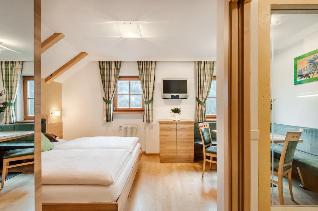 Taela Apartments San Cassiano  Kültér fotó