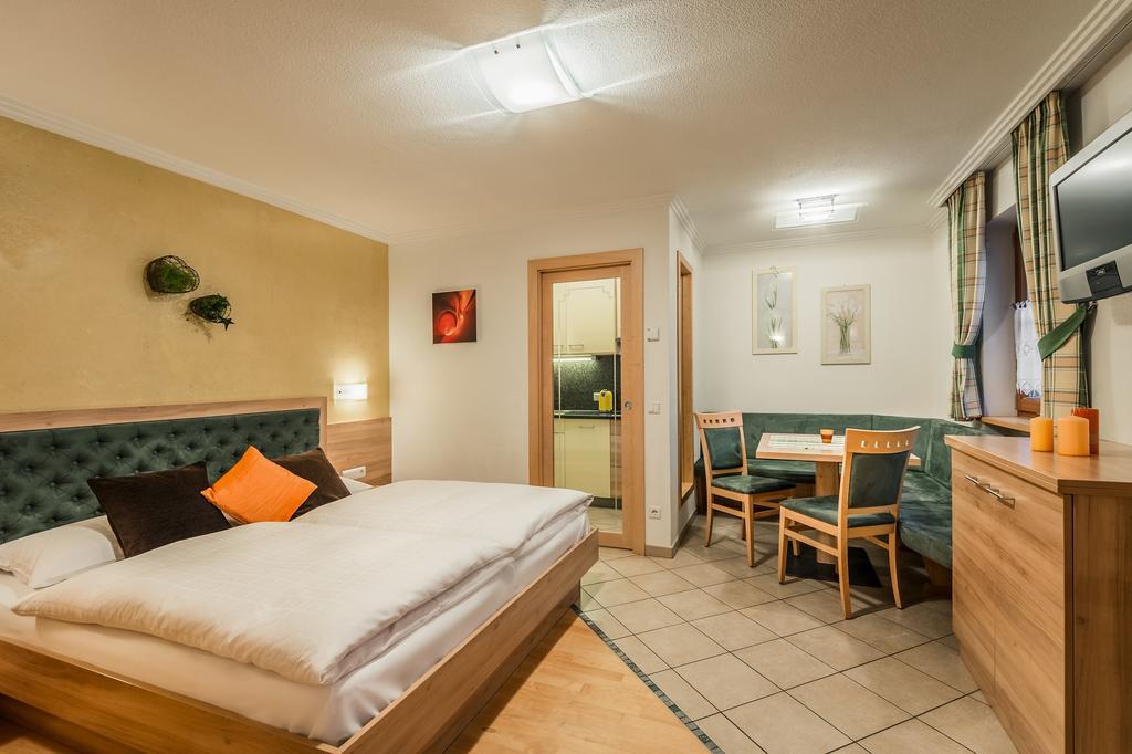 Taela Apartments San Cassiano  Kültér fotó